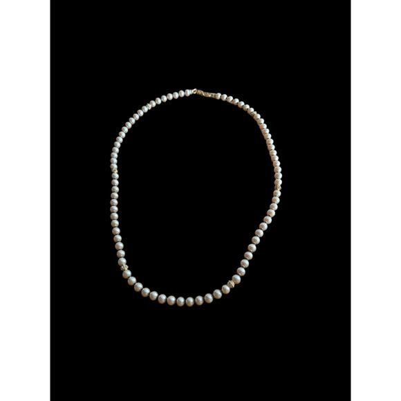 Unknown Jewelry - Faux pearl and diamond necklace